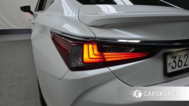 Lexus ES300h 7th generation id 4230960 из Кореи 15