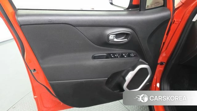Jeep Renegade id 4377337 из Кореи 16