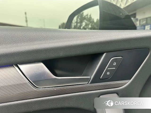 Audi Q5L id 4238161 из Китая 16