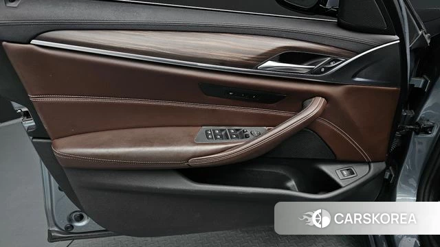 BMW 5 Series (G30) id 4521007 из Кореи 16