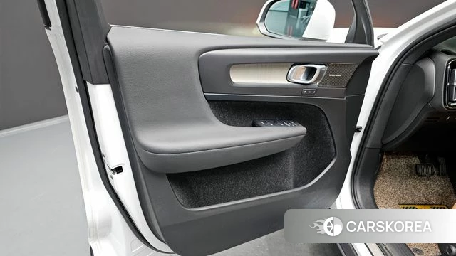 Volvo XC40 id 4250896 из Кореи 16