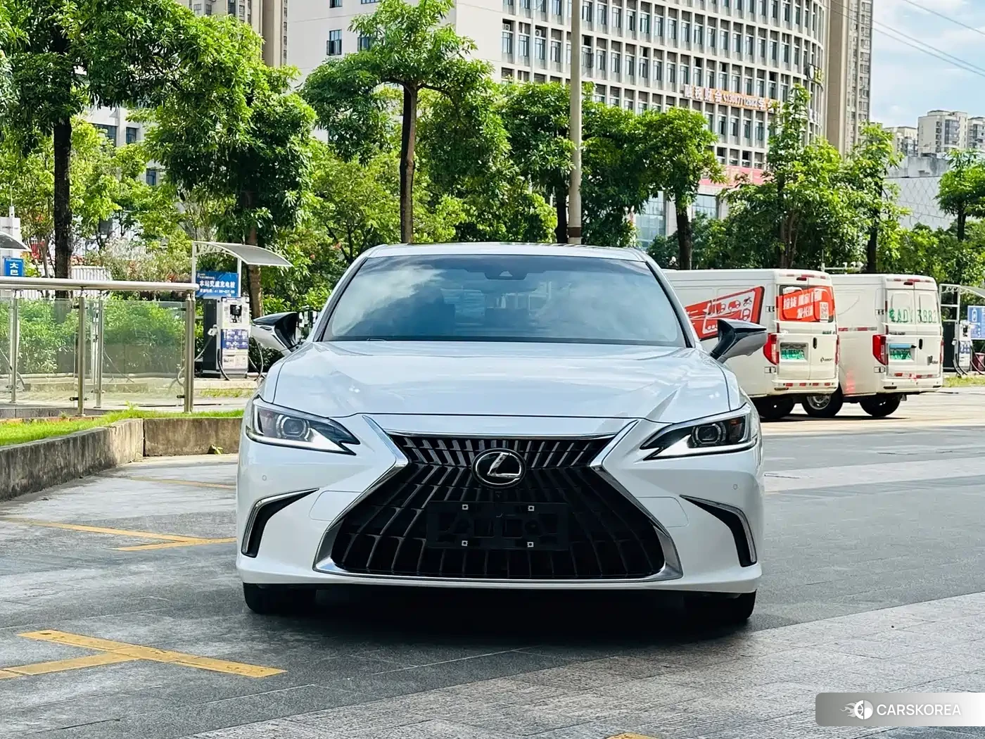 Lexus ES id 4654559 из Китая 16