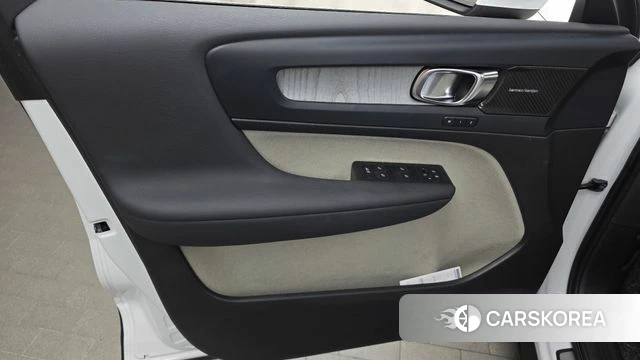 Volvo XC40 id 4744487 из Кореи 16