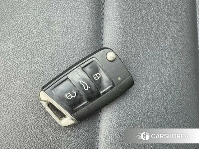 Volkswagen Tiguan L id 4300748 из Китая 16