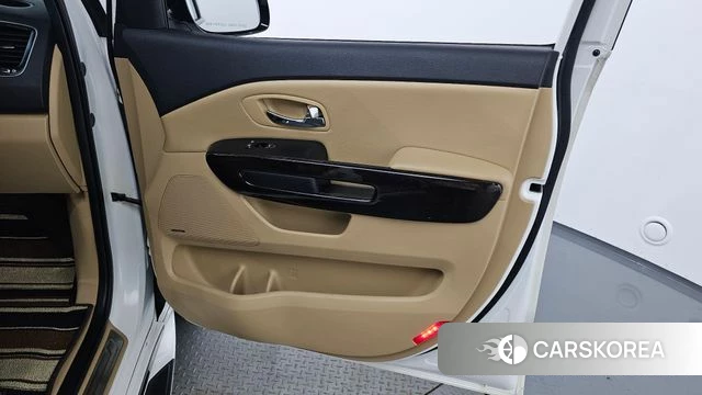 Kia The New Carnival id 4530553 из Кореи 16