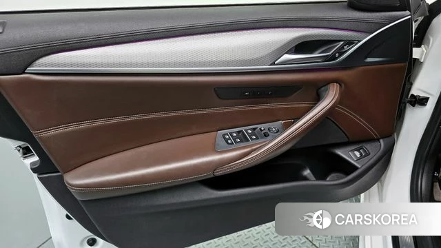 BMW 5 Series (G30) id 4285427 из Кореи 16