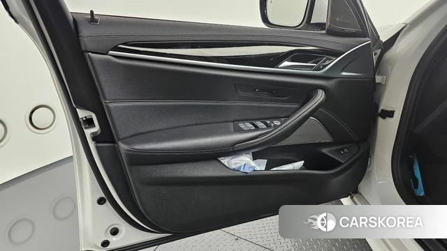 BMW 5 Series (G30) id 4186588 из Кореи 16