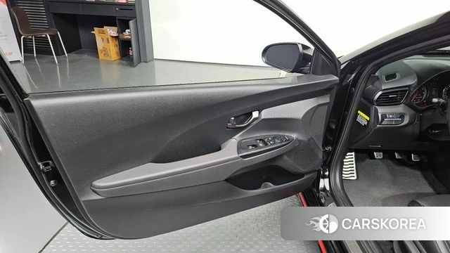 Hyundai Veloster (JS) id 4943893 из Кореи 16