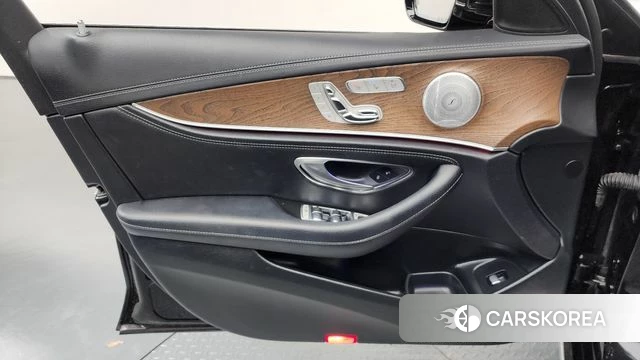 Mercedes-Benz E-Class W213 id 4770492 из Кореи 16