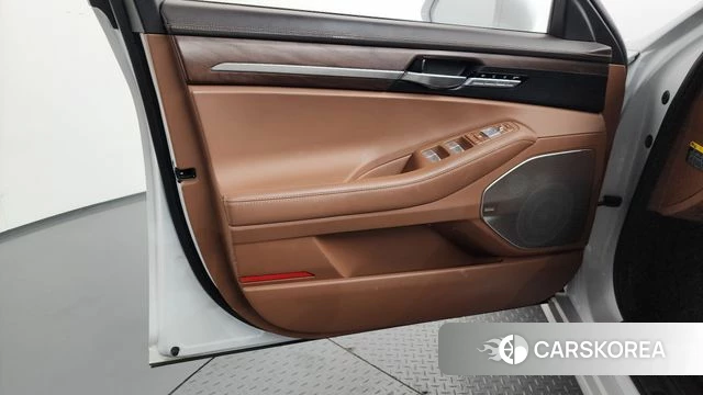 Genesis G90 id 4268965 из Кореи 16