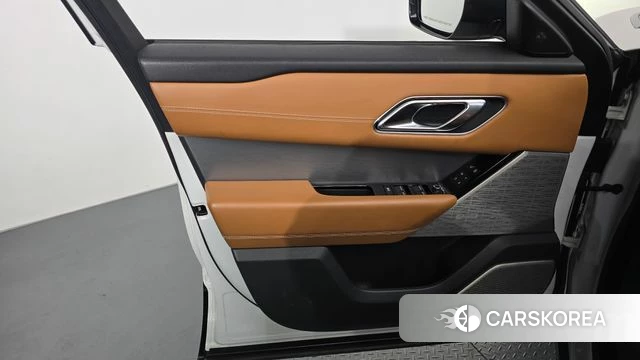 Land Rover Range Rover Velar id 4684441 из Кореи 16