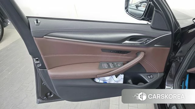 BMW 5 Series (G30) id 4757853 из Кореи 16