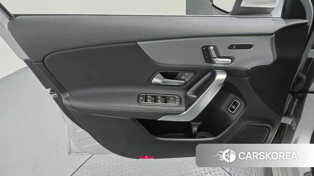 Mercedes-Benz A-Class W177 id 4657318 из Кореи 16