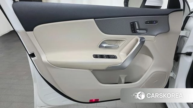 Mercedes-Benz A-Class W177 id 4383613 из Кореи 16
