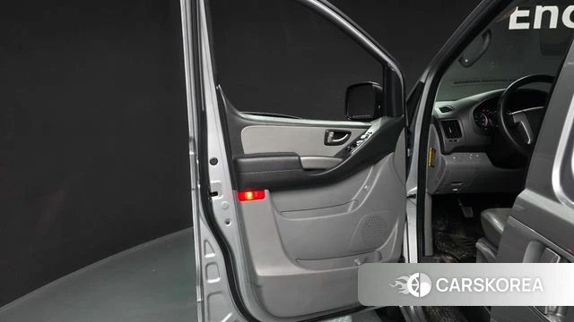 Hyundai The New Grand Starex id 4356738 из Кореи 16