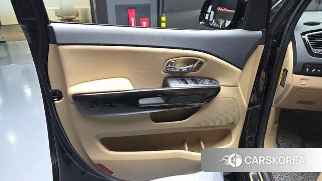 Kia The New Carnival id 4389902 из Кореи 16