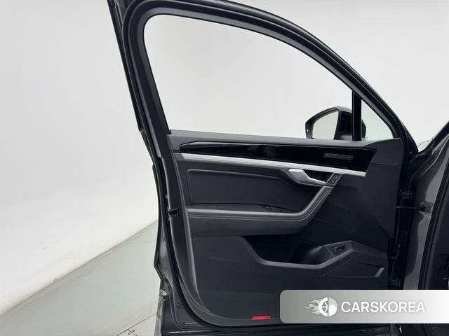 Volkswagen Touareg id 4258589 из Китая 16