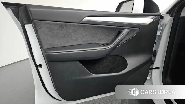 Tesla Model Y id 4549275 из Кореи 16