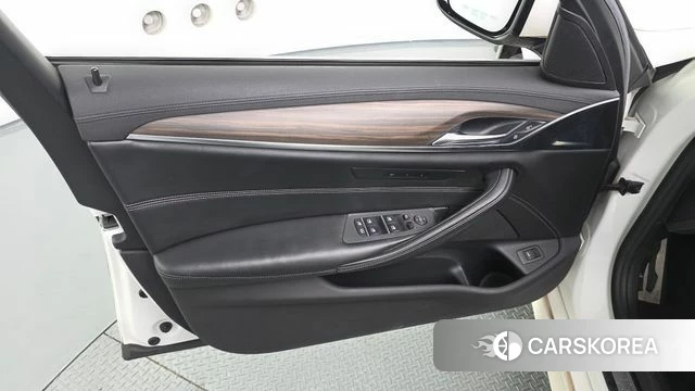 BMW 5 Series (G30) id 4465743 из Кореи 16