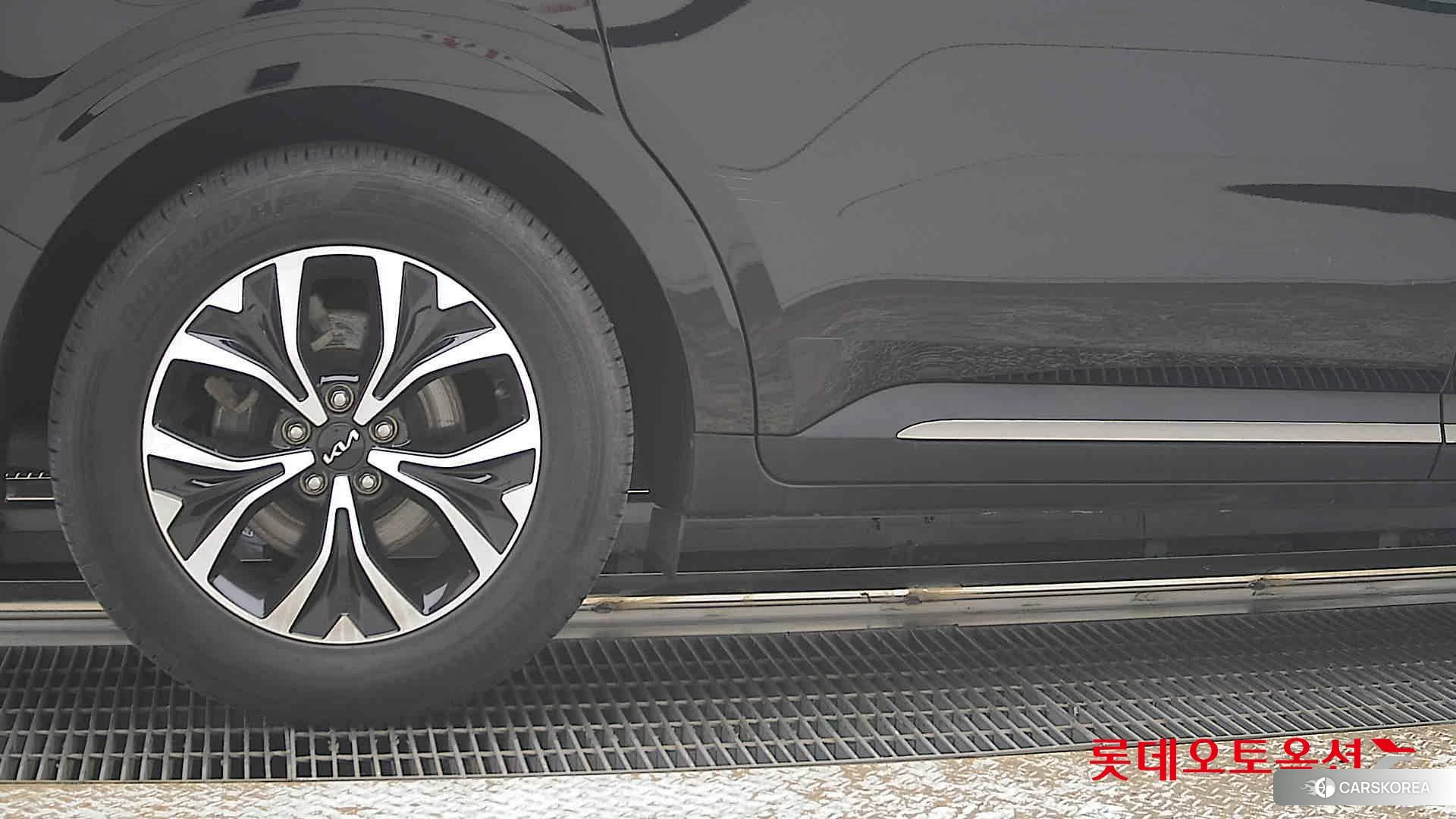 Kia Carnival id 3882086 из Кореи 16