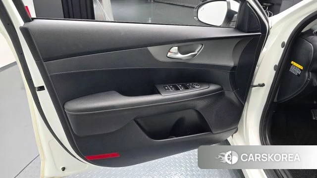 Kia Come New K3 id 4581925 из Кореи 16