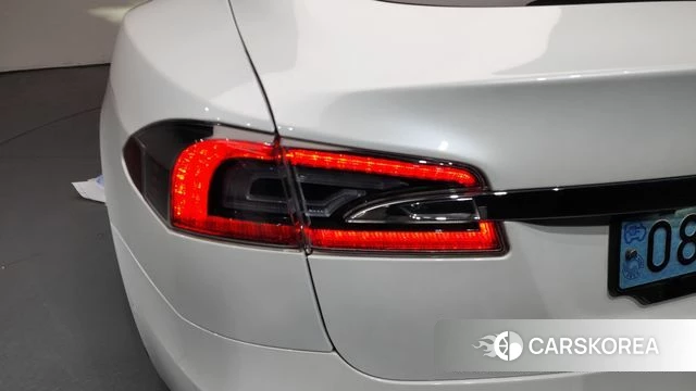 Tesla Model S id 4446294 из Кореи 16