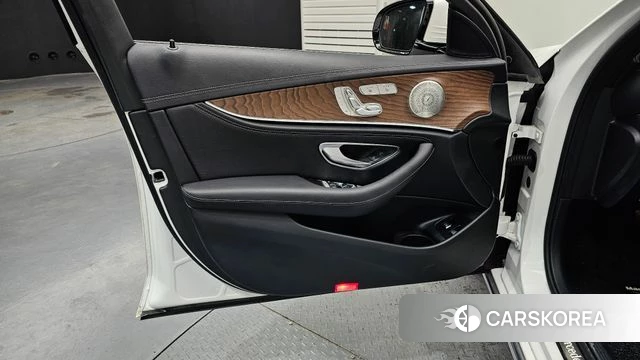 Mercedes-Benz E-Class W213 id 4302538 из Кореи 16