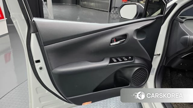 Toyota Prius 4th Generation id 4309668 из Кореи 16
