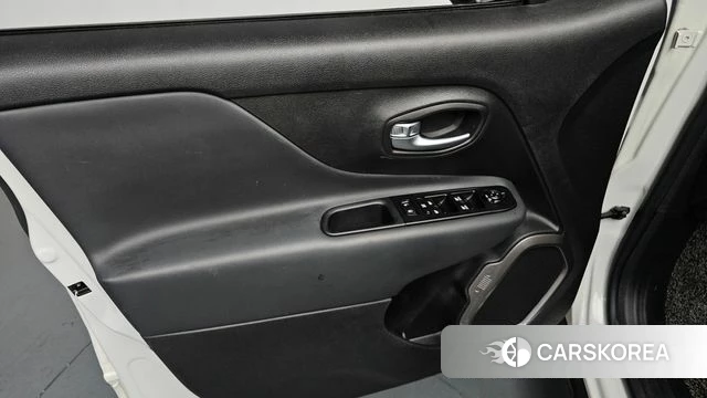 Jeep Renegade id 4202396 из Кореи 16