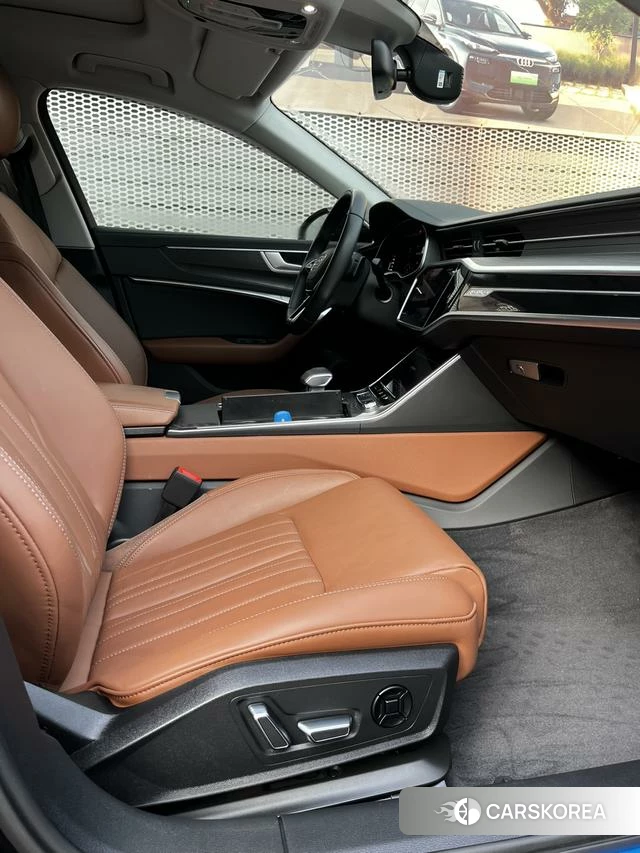 Audi A6L id 3856106 из Китая 16