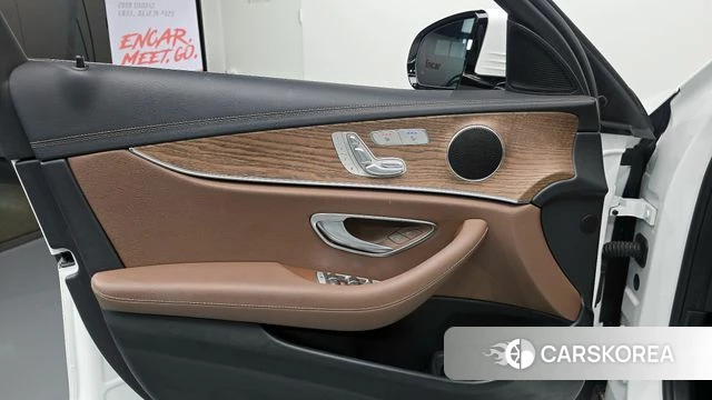 Mercedes-Benz E-Class W213 id 4292379 из Кореи 16