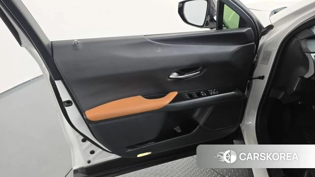 Lexus UX250h id 4741347 из Кореи 16