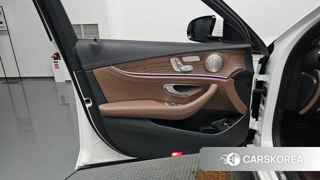 Mercedes-Benz E-Class W213 id 4753677 из Кореи 16