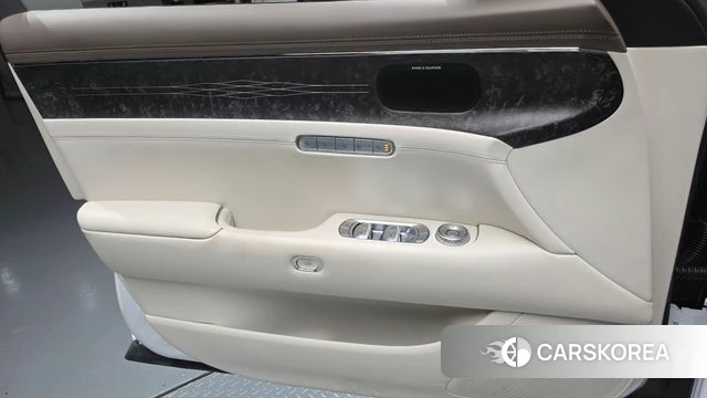 Genesis G90 (RS4) id 4469613 из Кореи 16