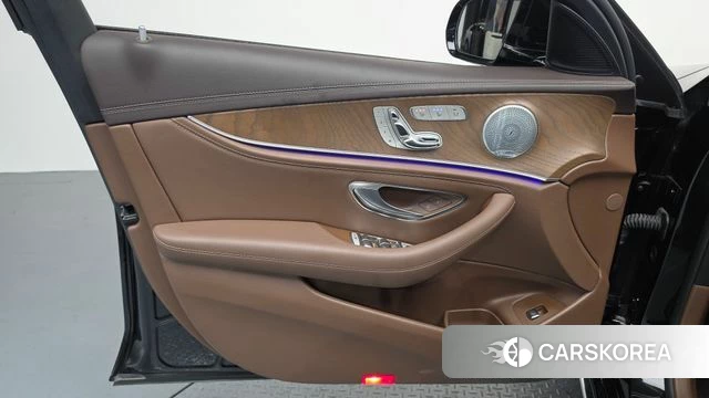 Mercedes-Benz E-Class W213 id 4317997 из Кореи 16