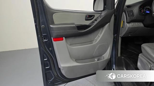 Hyundai The New Grand Starex id 4188501 из Кореи 16