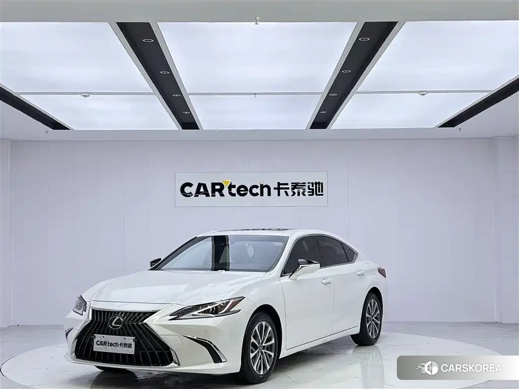 Lexus ES id 4576385 из Китая 16