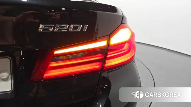 BMW 5 Series (G30) id 4459133 из Кореи 16
