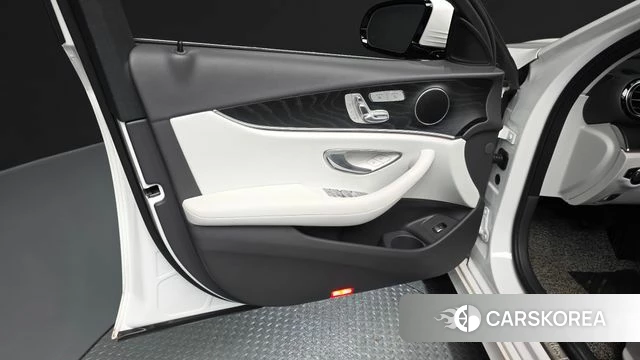 Mercedes-Benz E-Class W213 id 4656289 из Кореи 15