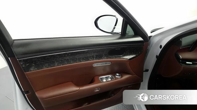 Genesis G90 (RS4) id 4279680 из Кореи 16