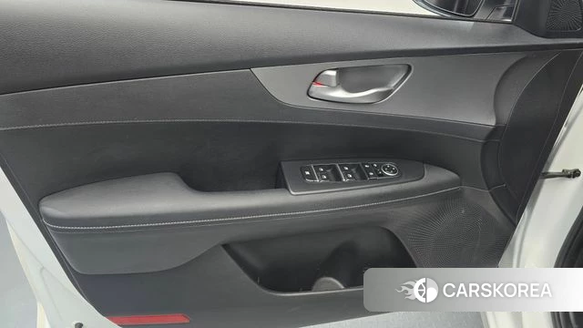 Kia Come New K3 id 4698680 из Кореи 16