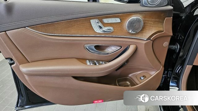 Mercedes-Benz E-Class W213 id 4294365 из Кореи 16