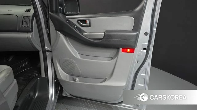 Hyundai The New Grand Starex id 4562236 из Кореи 16