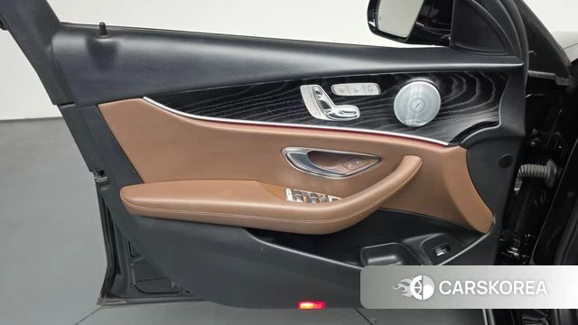 Mercedes-Benz E-Class W213 id 4557707 из Кореи 16
