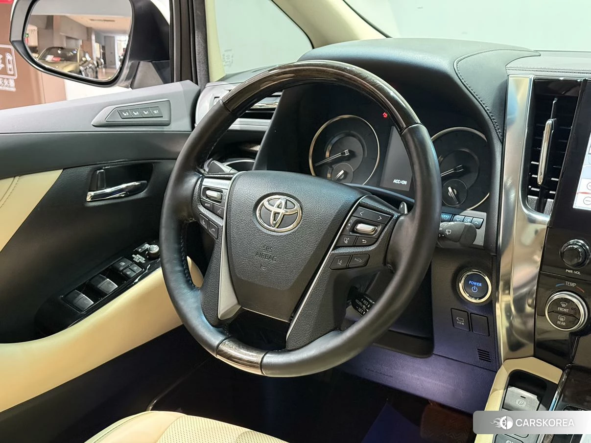 Toyota Elfa id 4452072 из Китая 16