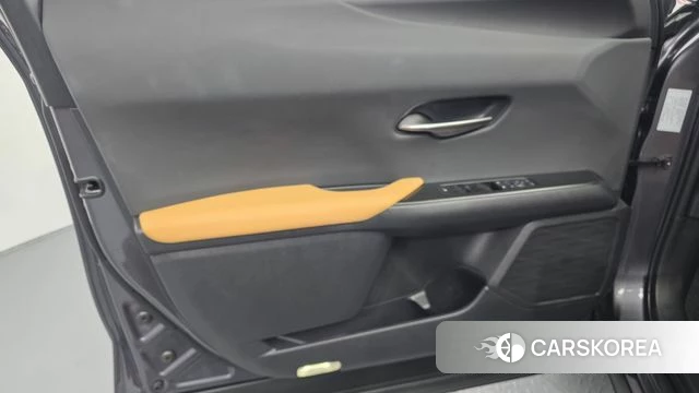 Lexus UX300h id 4516345 из Кореи 16