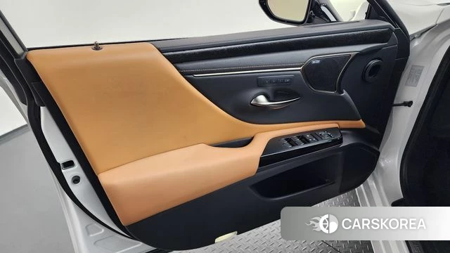 Lexus ES300h 7th generation id 4835014 из Кореи 16