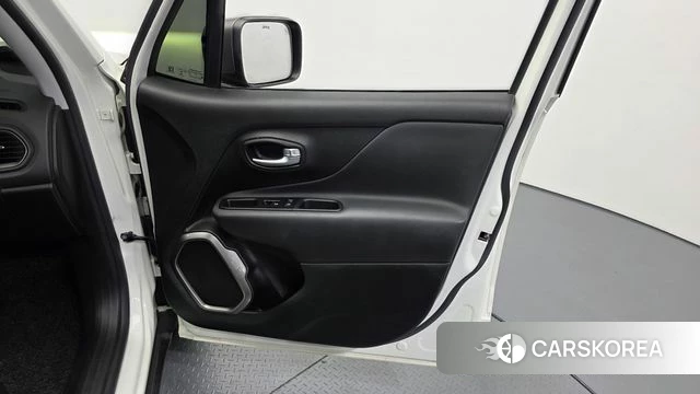 Jeep Renegade id 4284794 из Кореи 16
