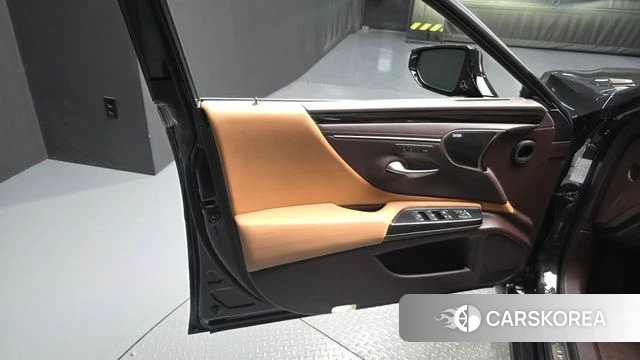 Lexus ES300h 7th generation id 4872414 из Кореи 16