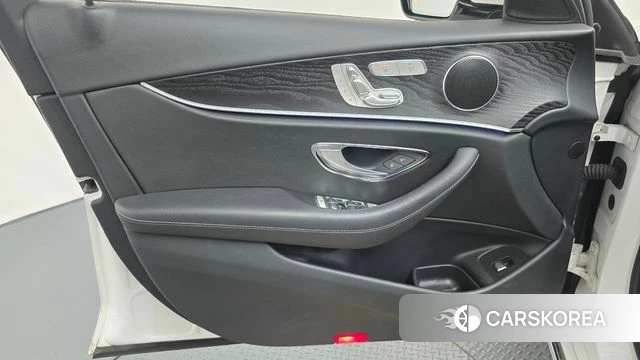 Mercedes-Benz E-Class W213 id 4698601 из Кореи 16